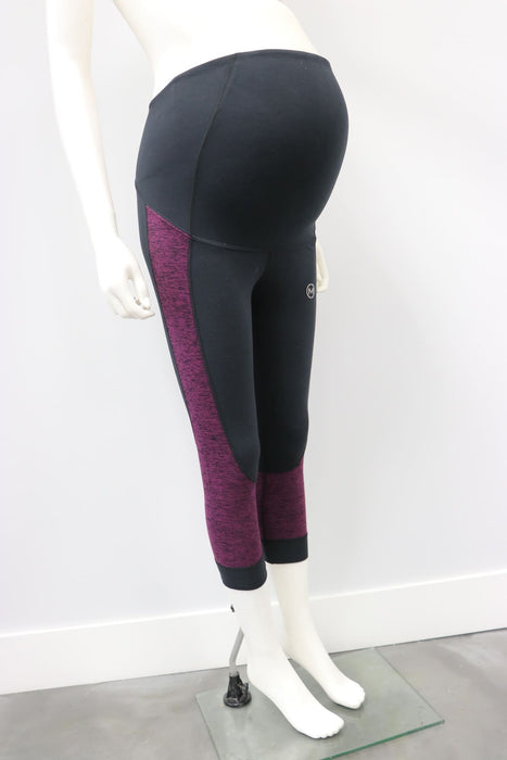 Flex Legging Raisin-Black maternity leggings displayed on a mannequin against a white wall.