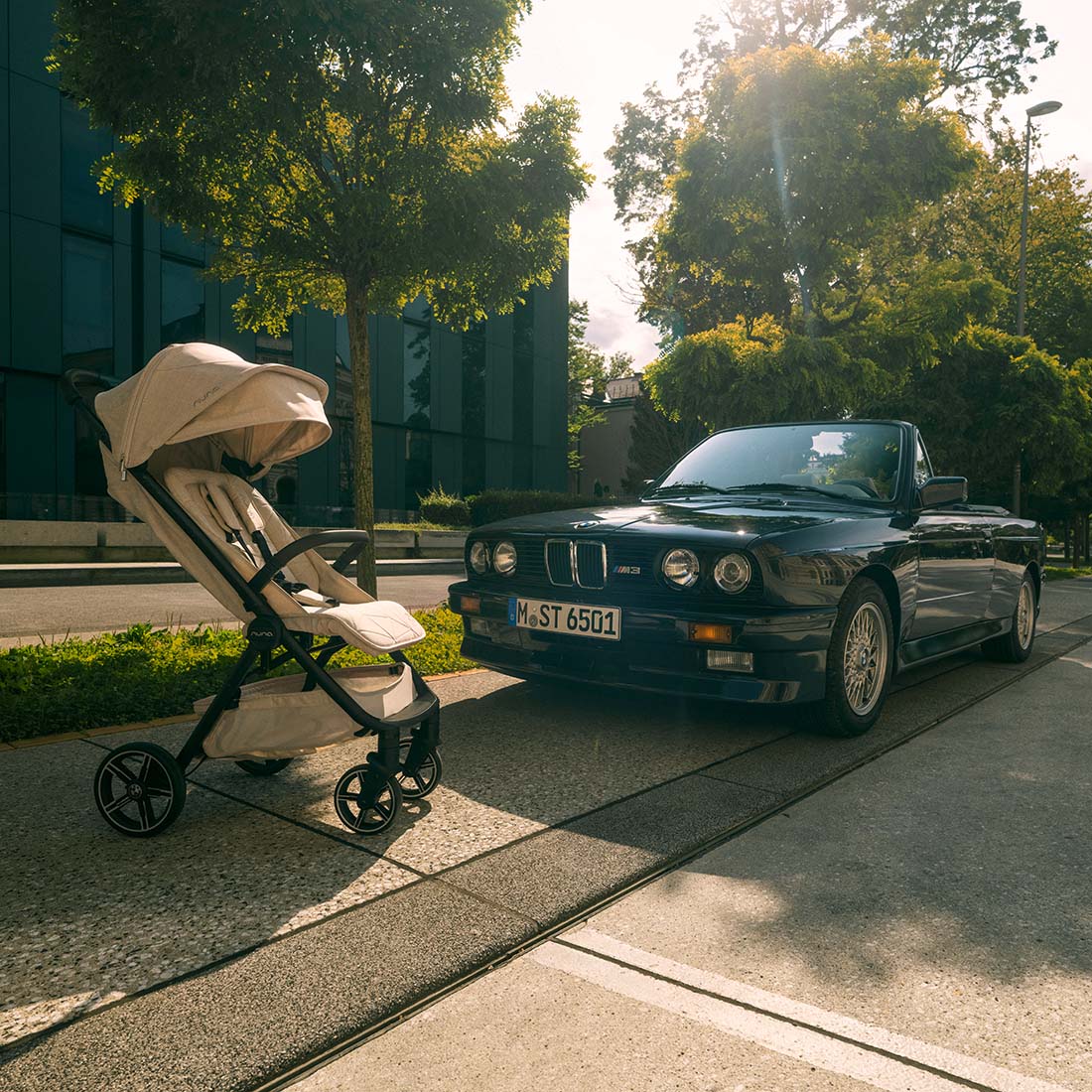 Poussette pour bébé TRVL LX de Nuna - Collection BMW - Mica