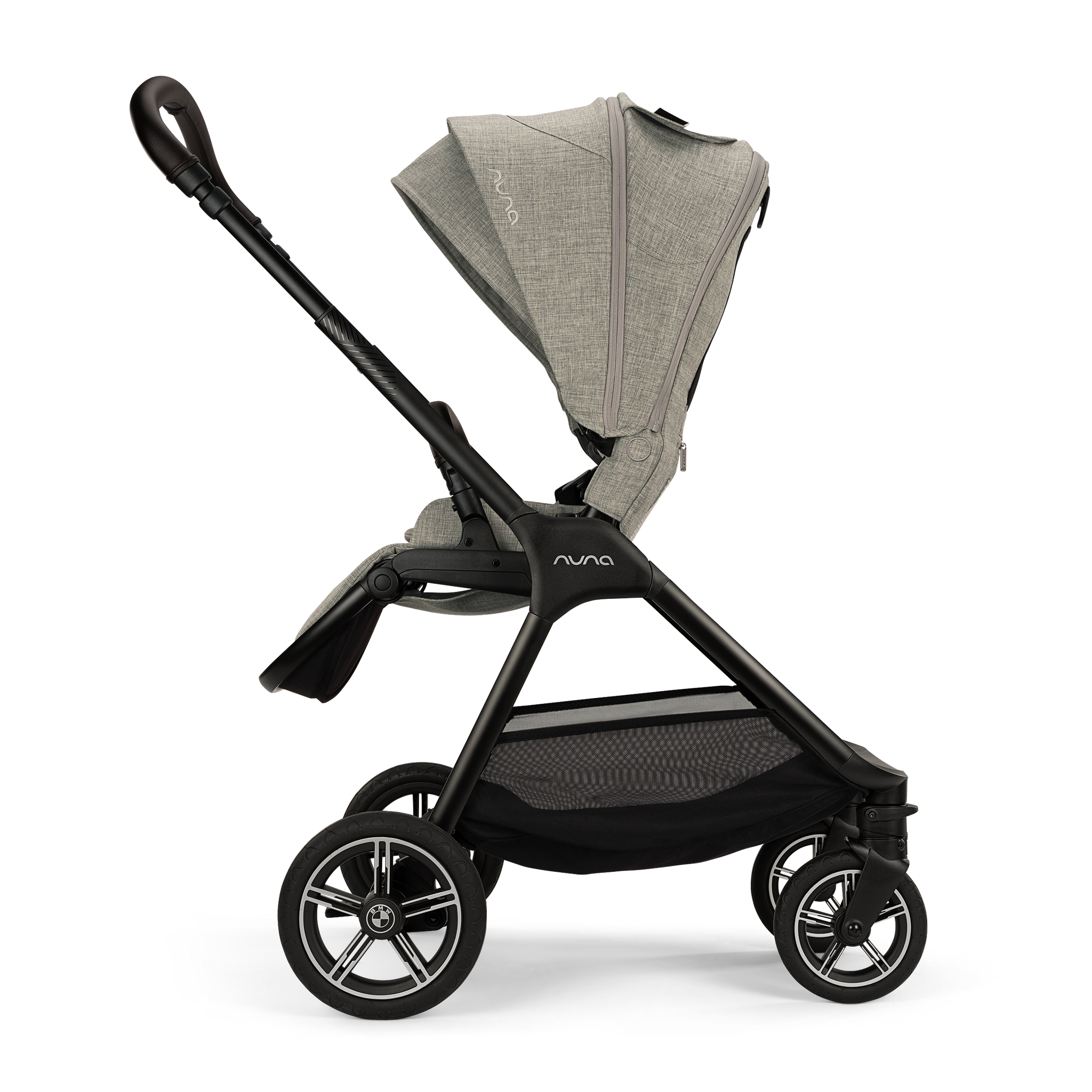 Poussette compact TRIV Next pour bébé de Nuna - Collection BMW