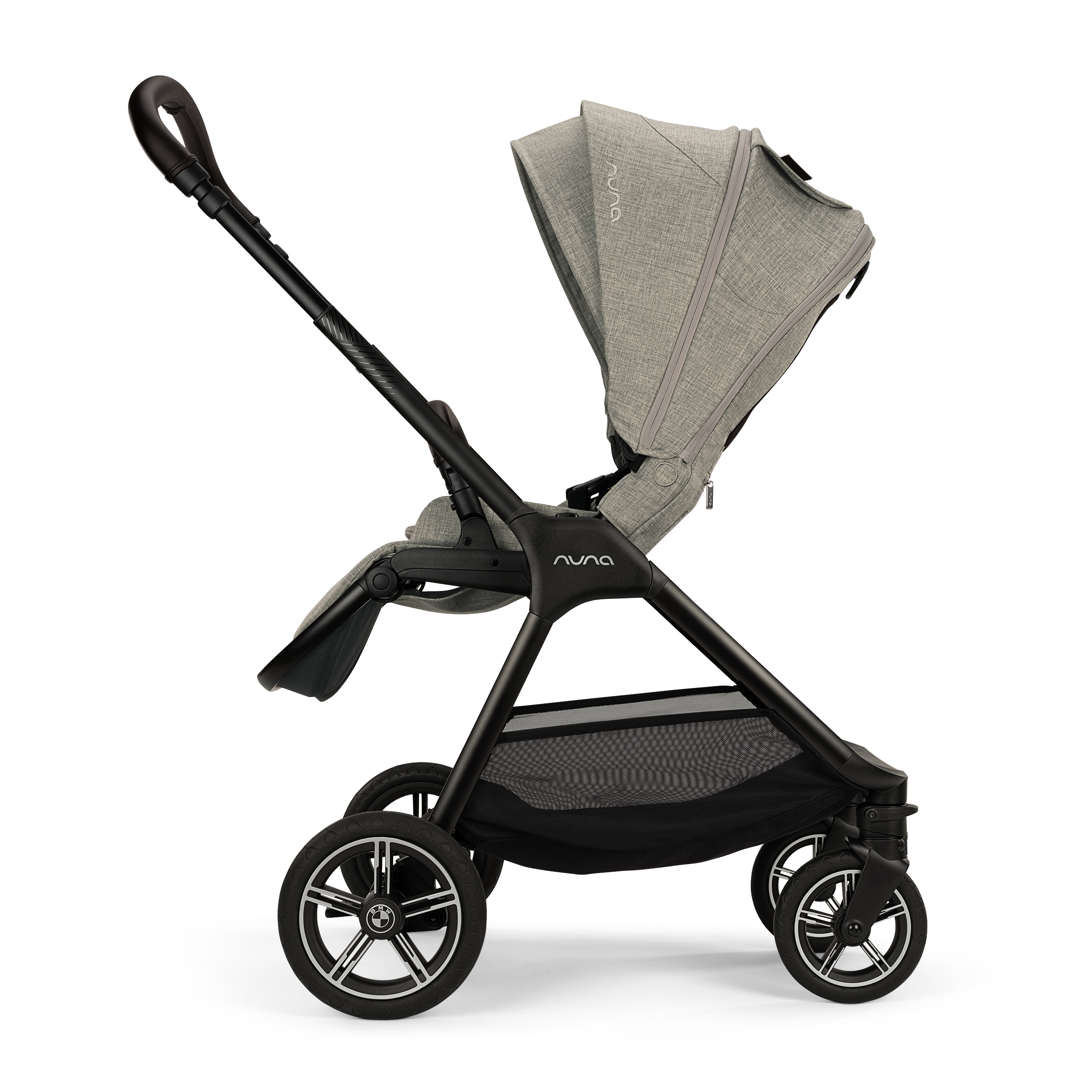 Poussette compact TRIV Next pour bébé de Nuna - Collection BMW