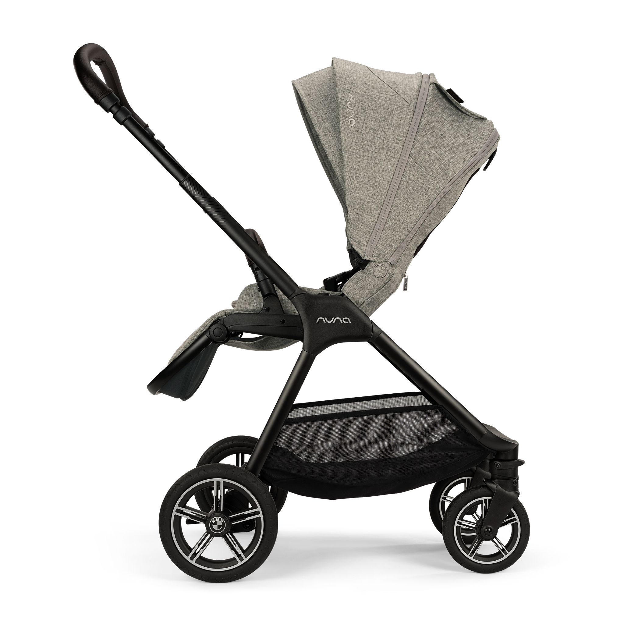 Poussette compact TRIV Next pour bébé de Nuna - Collection BMW