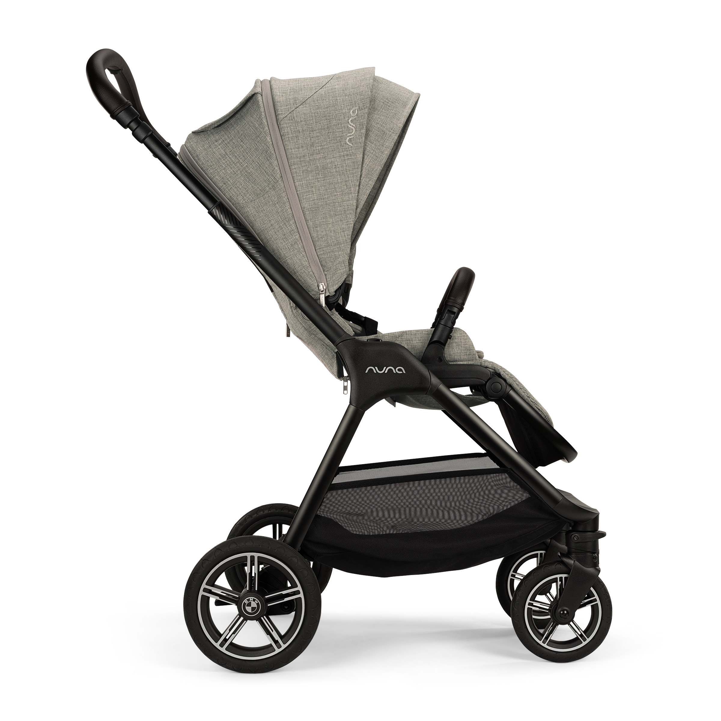 Poussette compact TRIV Next pour bébé de Nuna - Collection BMW