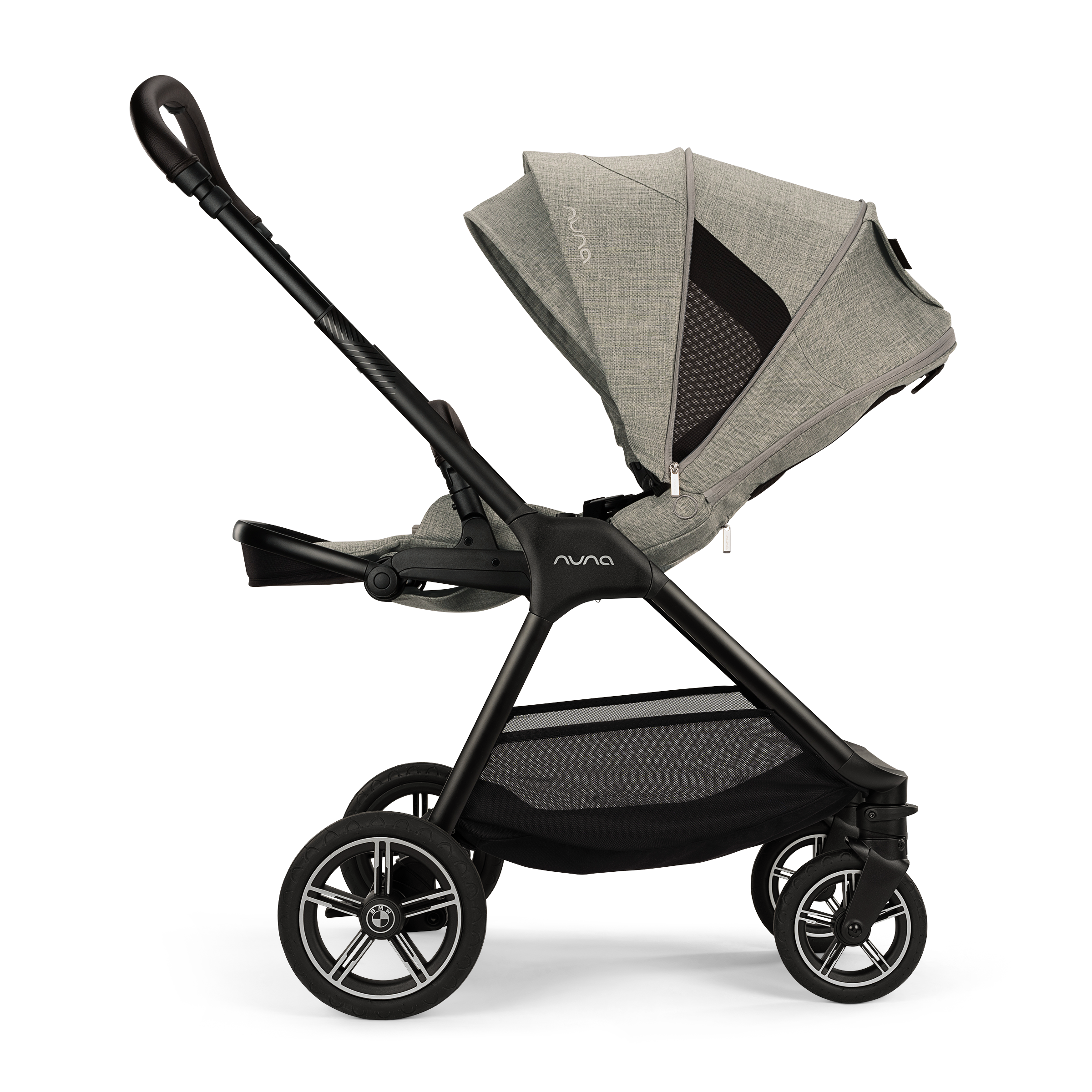 Poussette compact TRIV Next pour bébé de Nuna - Collection BMW