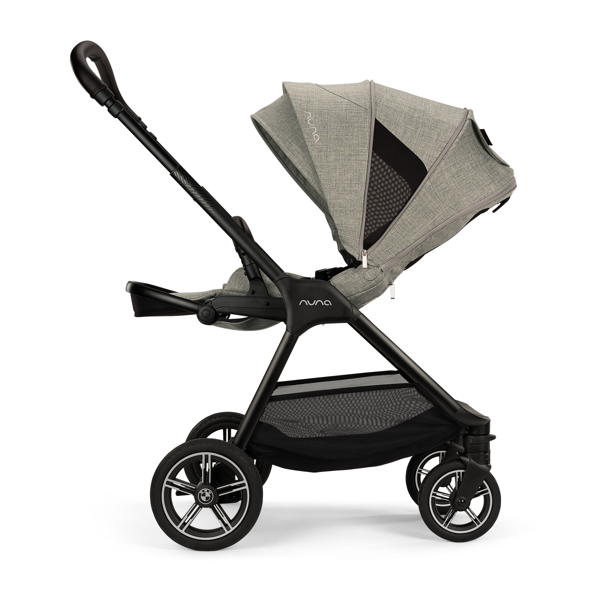 Poussette compact TRIV Next pour bébé de Nuna - Collection BMW