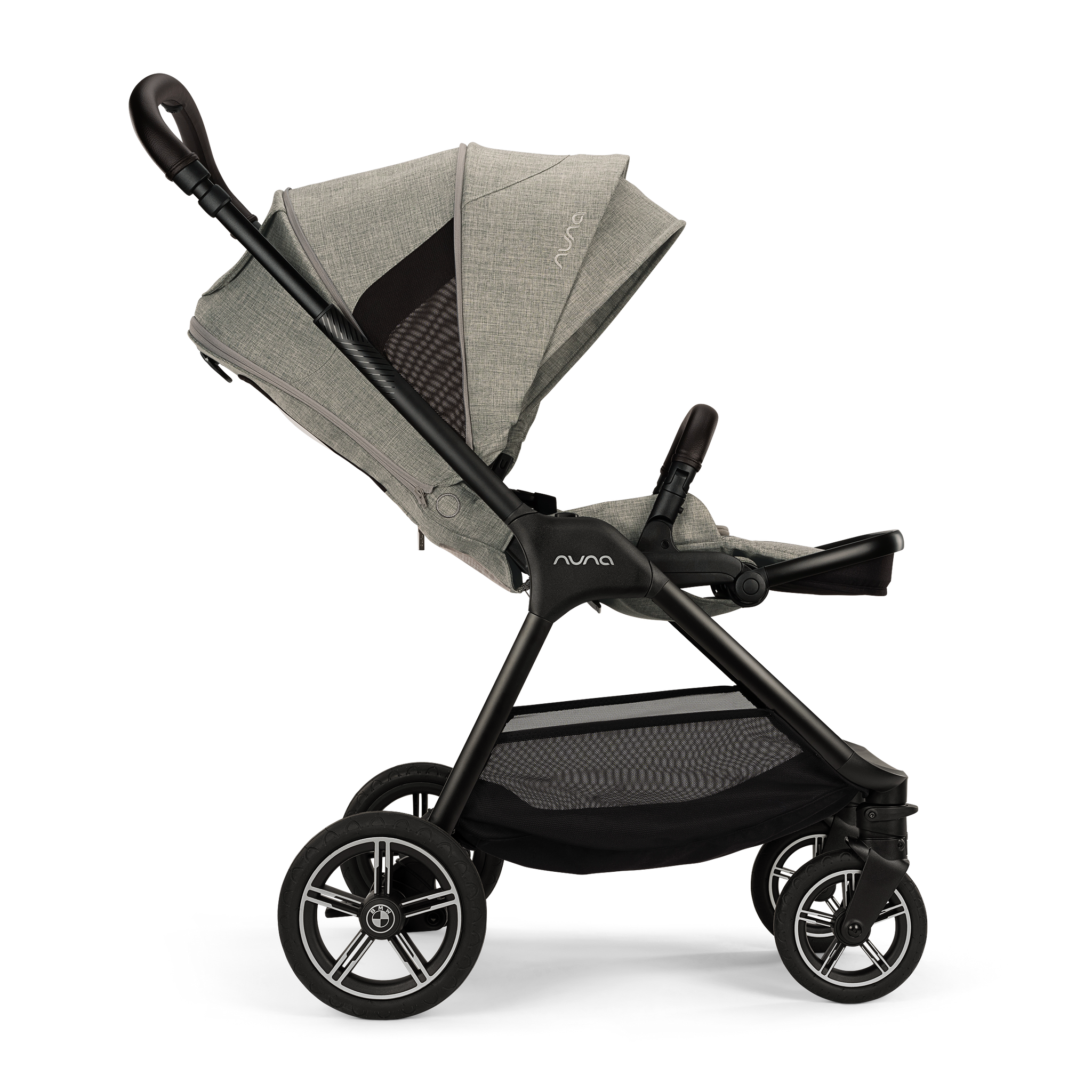 Poussette compact TRIV Next pour bébé de Nuna - Collection BMW