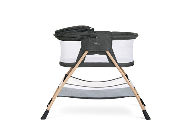 Evolur Cozy Dreamer Bassinet – Black lifestyle