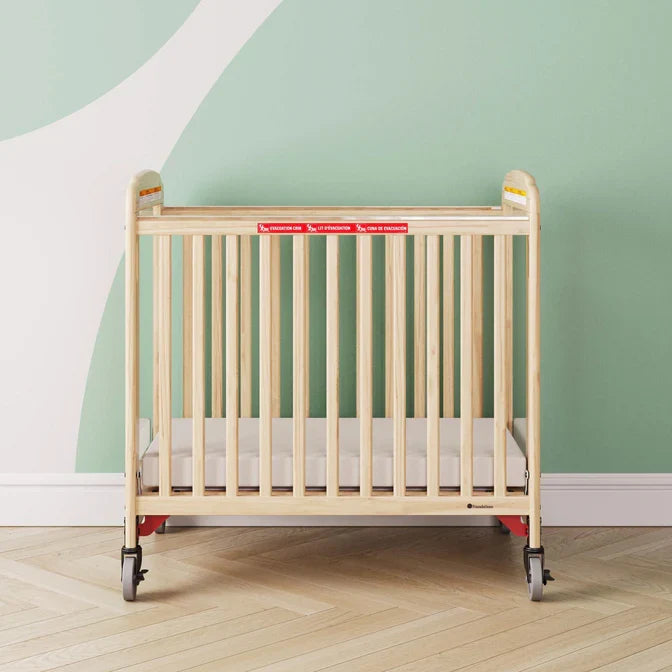 Lit de bébé compact d'évacuation Foundations Next Generation First Responder® – Lit de bébé Clearview pour garderie
