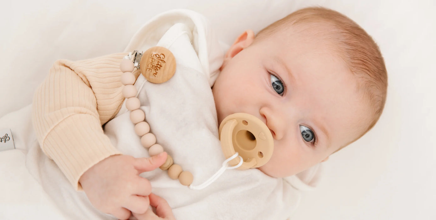 Attache-sucette en silicone pailleté et épicé - Livi Rose