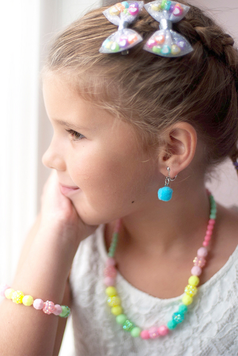 Great Pretenders® Vividly Vibrant Necklace & Bracelet Set Age: 3+