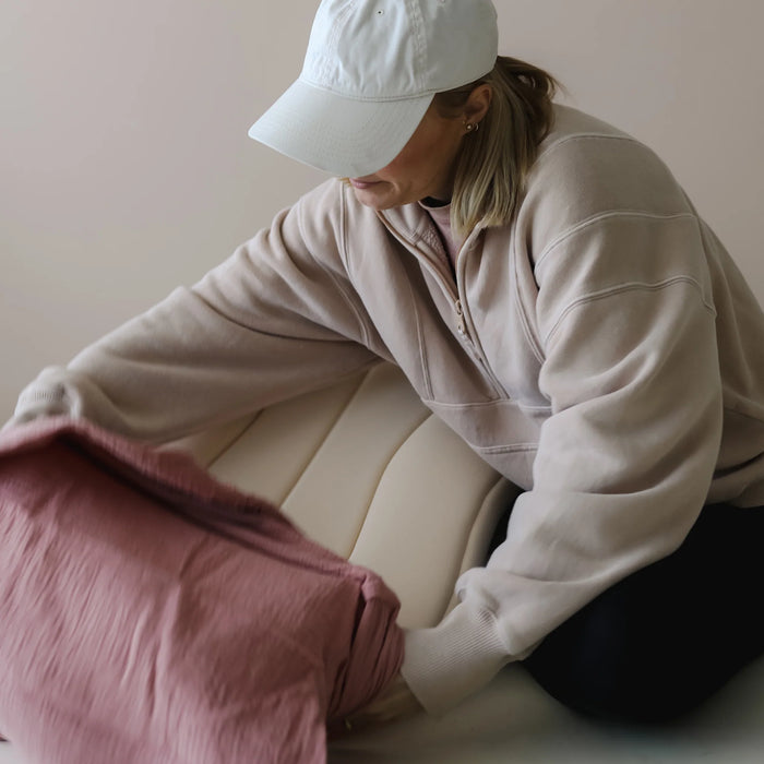 Snuggle me LoungerCurveCover organic cotton muslin