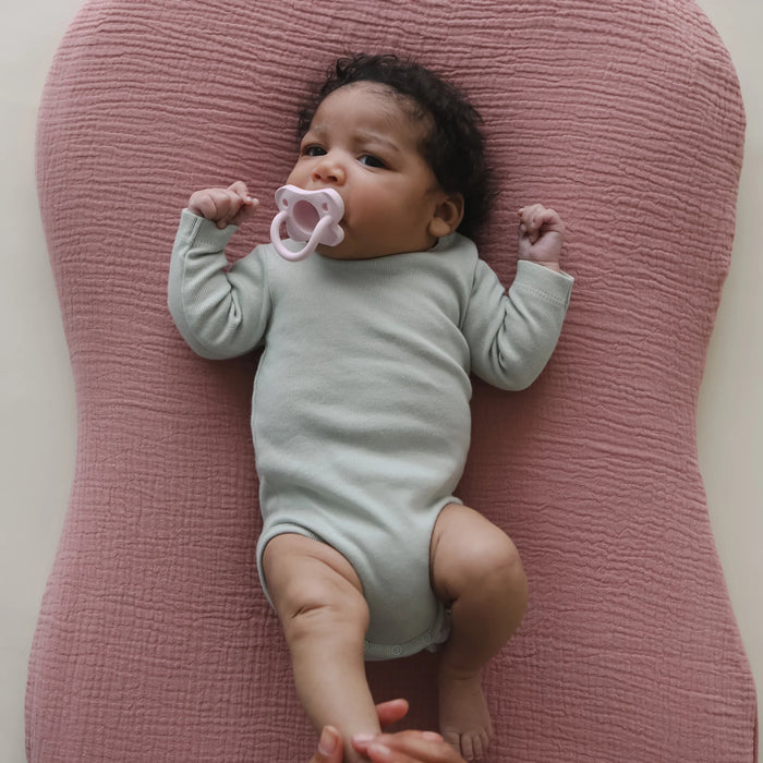 Snuggle me LoungerCurveCover organic cotton muslin