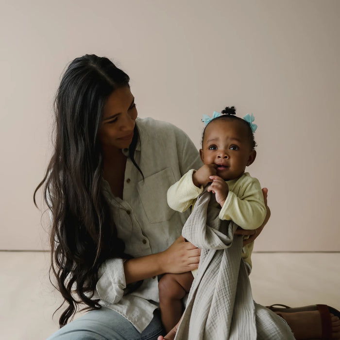 Snuggle me Organic Muslin Cotton Nursing Cover Blanket