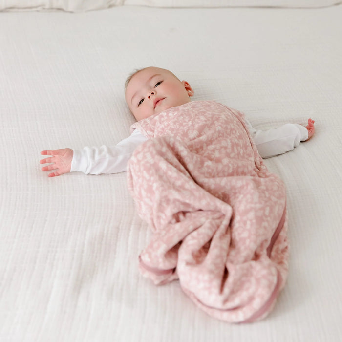 Sac de nuit en velour ultra-doux pour bébé de Perlimpinpin (1.0 Togs)