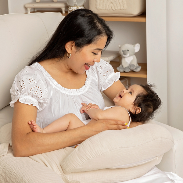 Coussin d'allaitement de luxe Simmons® Caresse