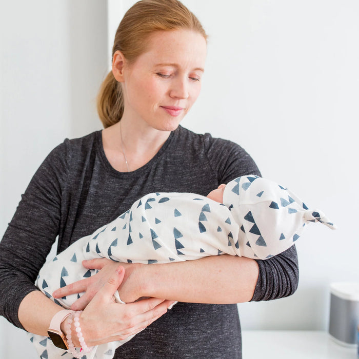 Lulujo Blanket & Knotted Hat Hello World