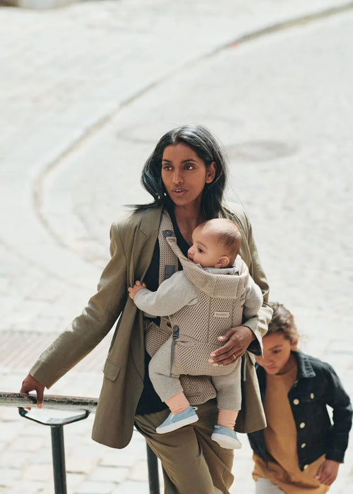 BabyBjörn - BabyBjörn Baby Carrier Free 3D Mesh – Ergonomic Newborn to Toddler Carrier Adjustable Fit & Breathable Fabric – 7–26.5 lbs