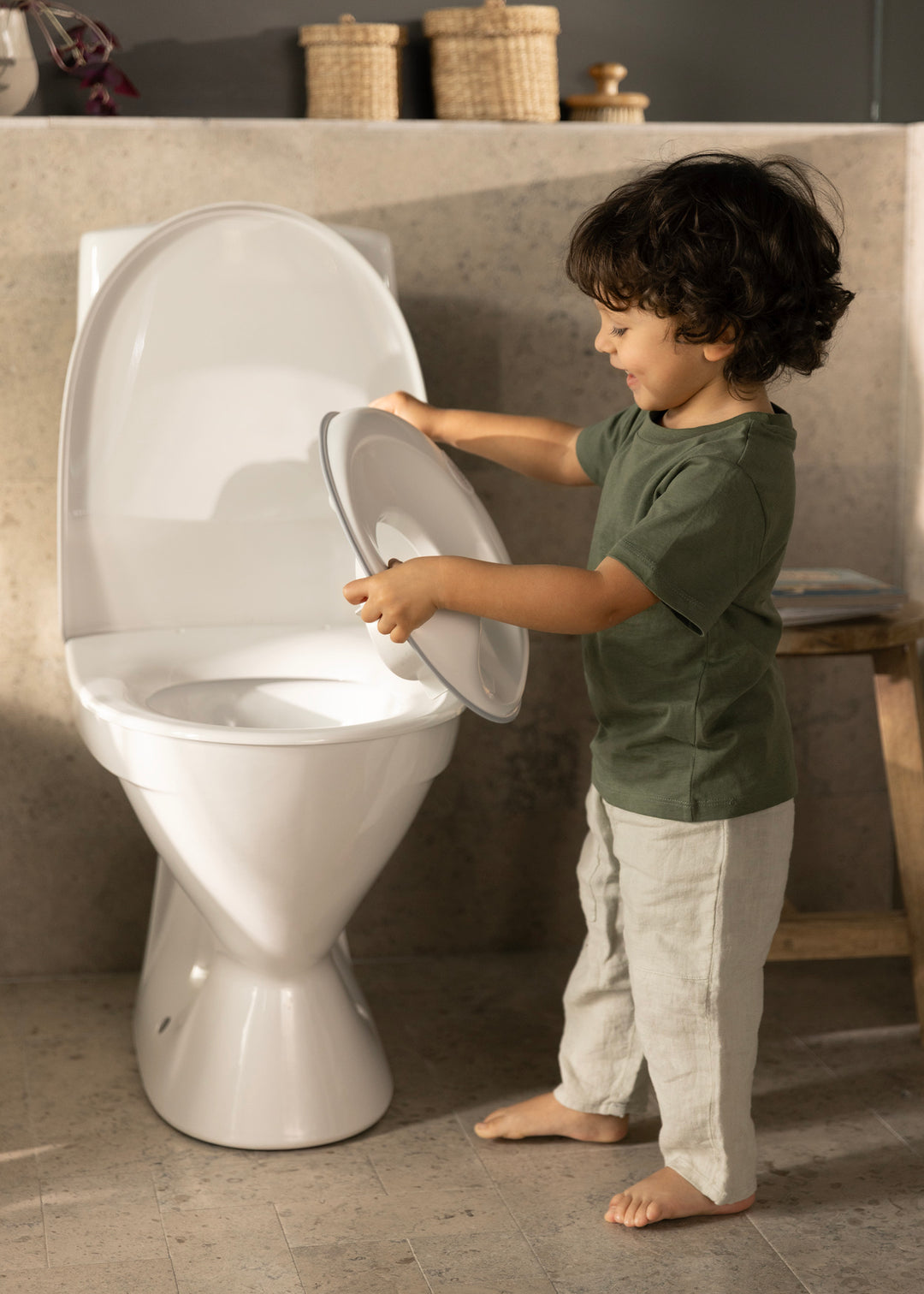 BabyBjörn Toilet Trainer White/Gray – image 2