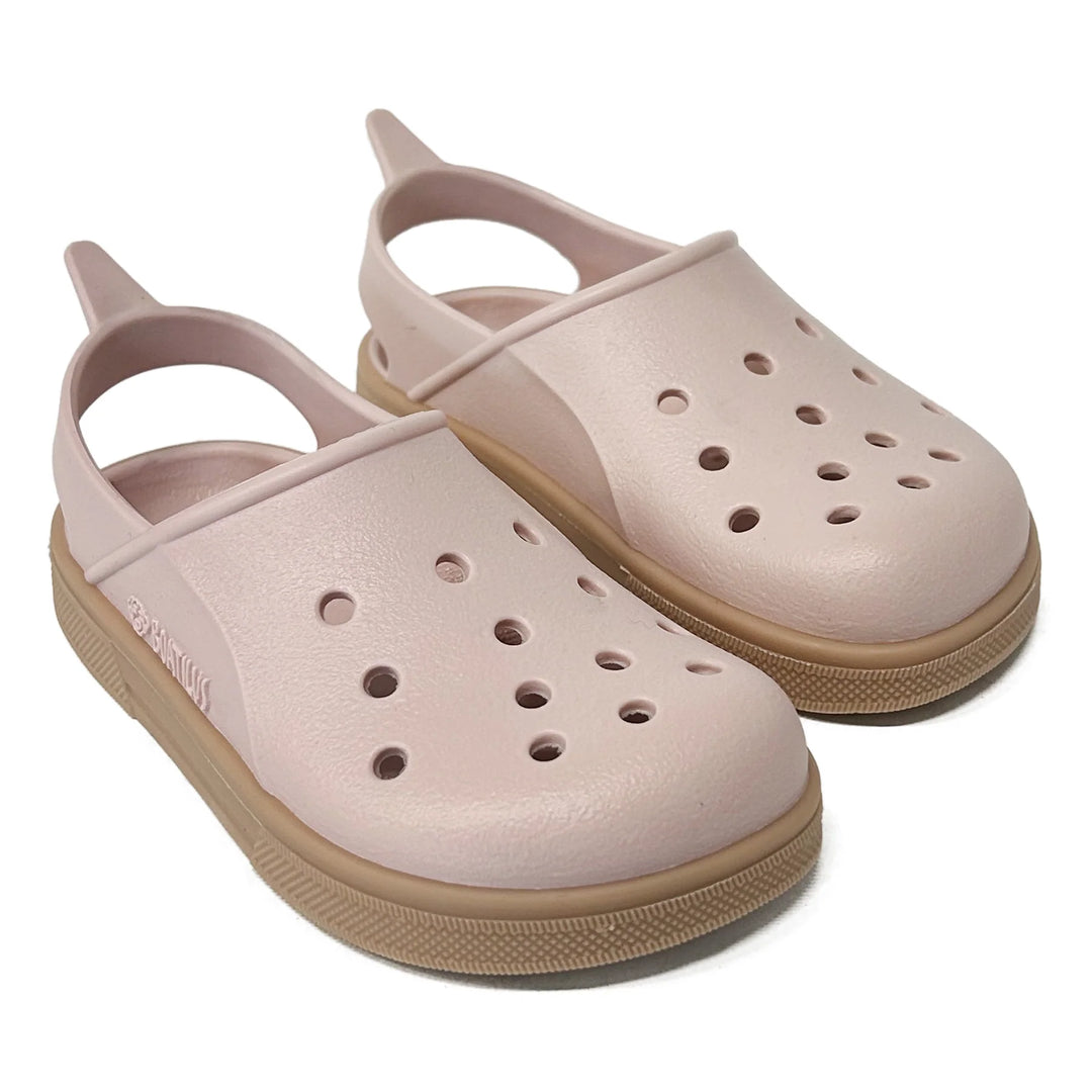 Boatilus Cloggy Sandal light pink clogs for kids with back straps shown against a white background.