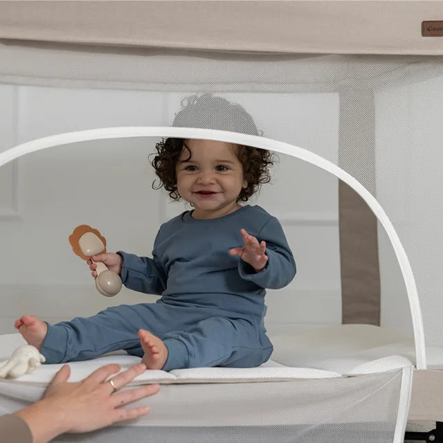 Evenflo® Eris™ One-Hand Playard with Bassinet with SensorySoothe™ Technology (Coastal Coffee)