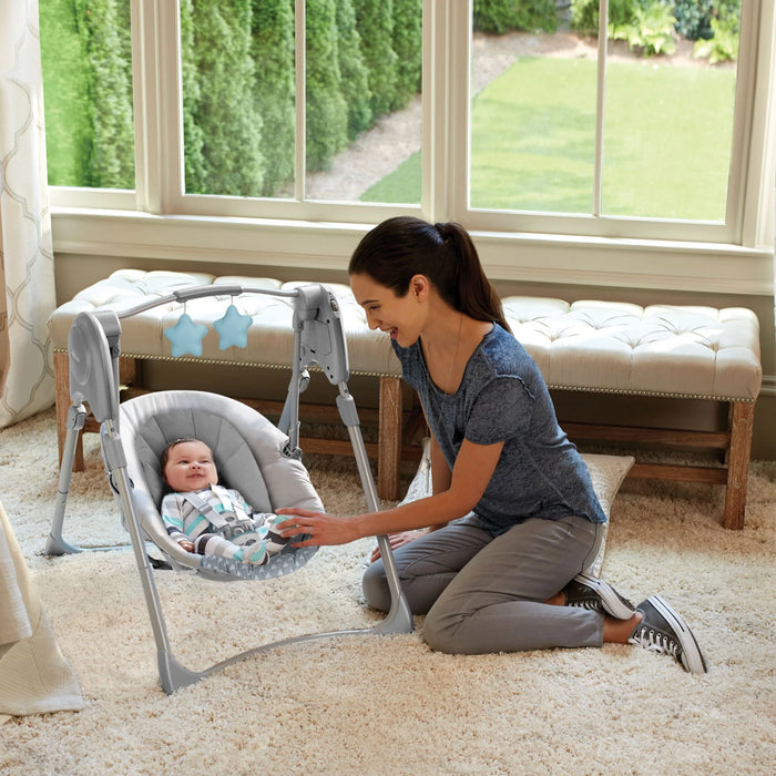 Graco® Slim Spaces Balancelle compacte pour bébé avec tissus recyclés et pliage compact