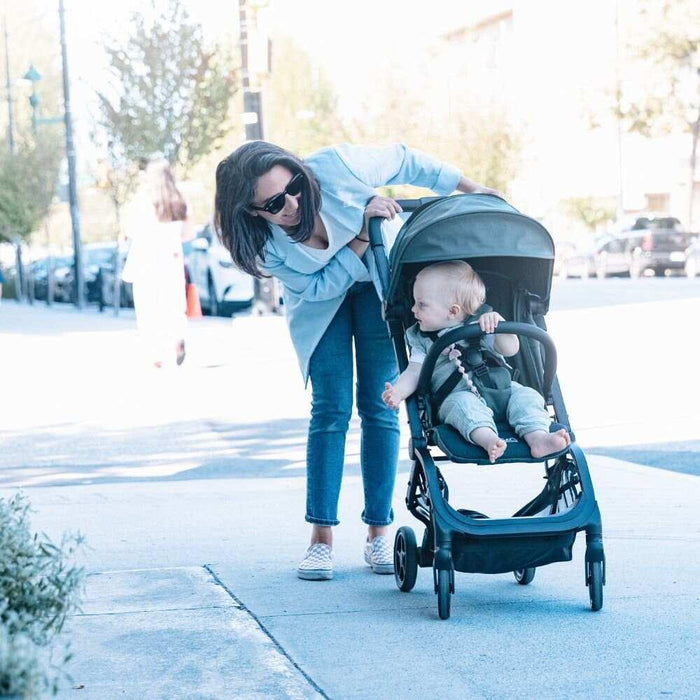 guzzie and guss umbrella stroller Guzzie&Guss Oxygen V2 Stroller – Lightweight Travel Stroller — Goldtex