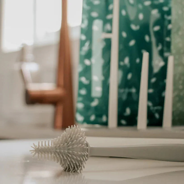 Kangoo et cie - Kangoo et cie Cleaning Brush for Food Pouches, Baby Bottles, and Other Accessories