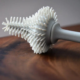 Kangoo et cie - Kangoo et cie Cleaning Brush for Food Pouches, Baby Bottles, and Other Accessories