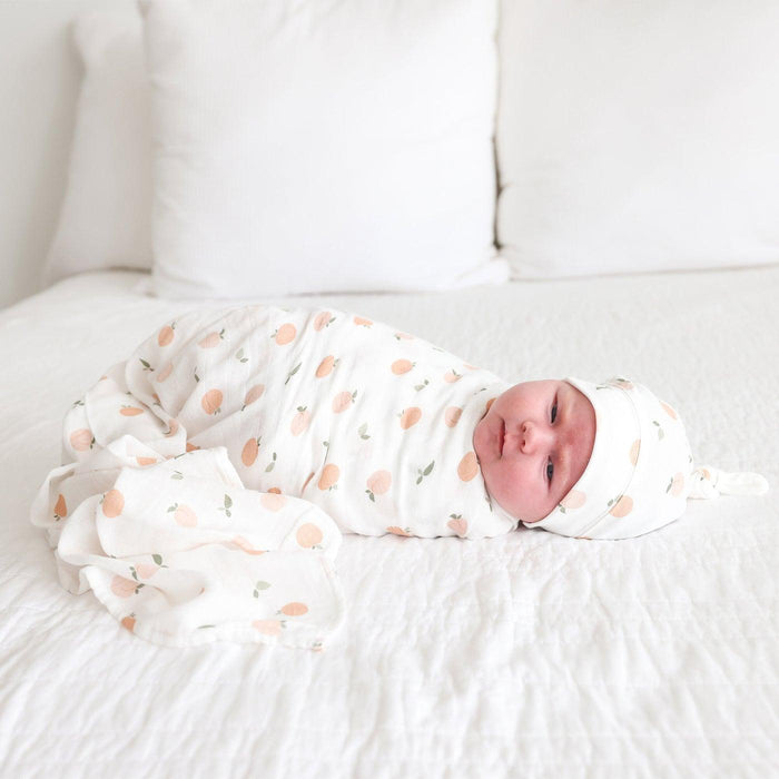 Lulujo® - Lulujo Hello World Blanket + Knotted Hat - Peaches 0M+