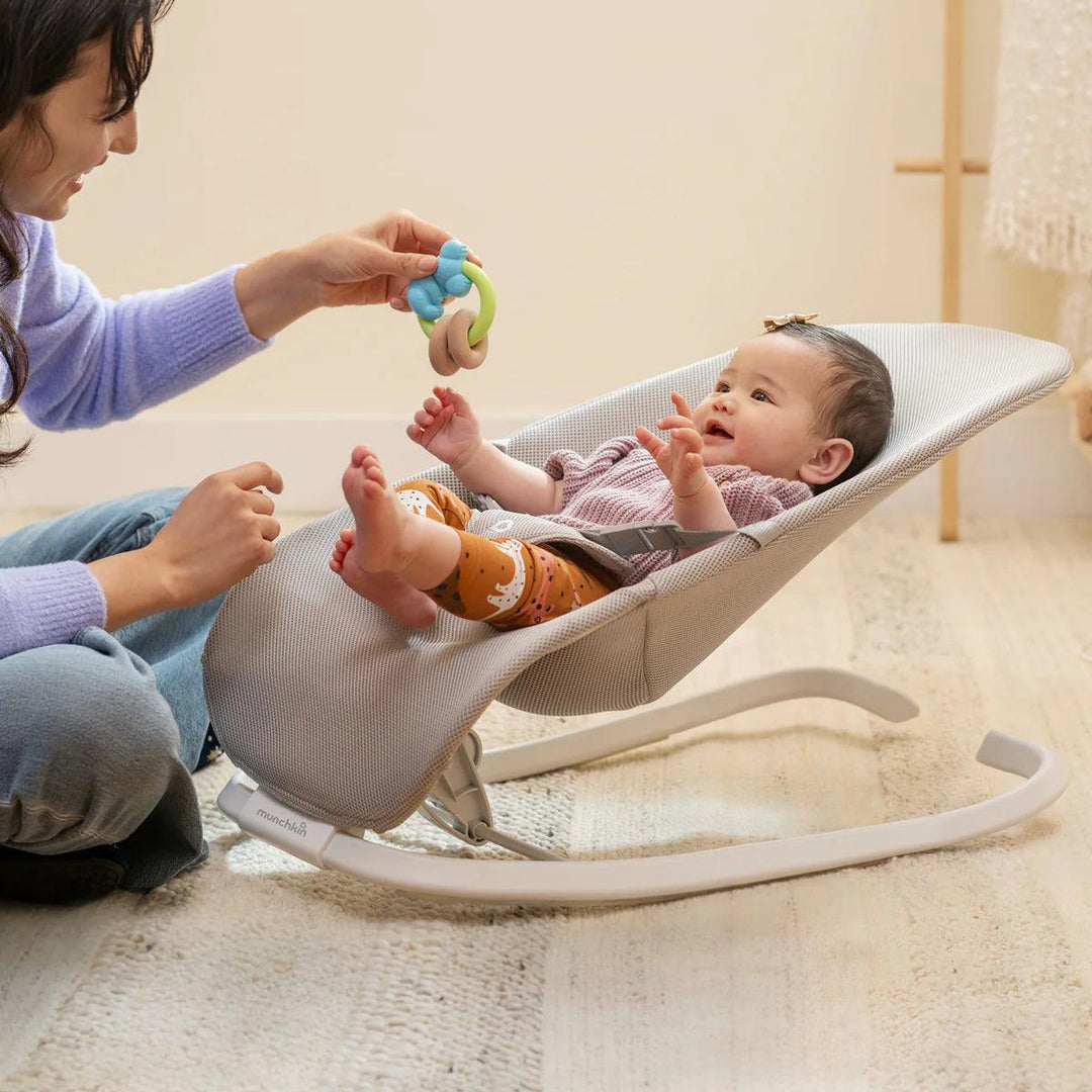 Munchkin® - Munchkin Sping 2-in-1 Baby Bouncer & Rocker
