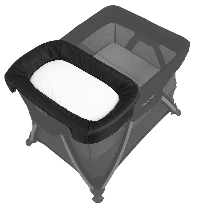 Nuna Sena replacement changer fixed on the Sena Playard