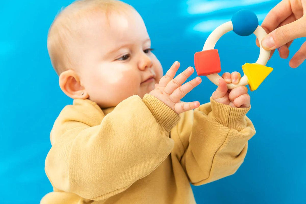 Oli & Carol - Oli & Carol Teething Ring - Basic Colors