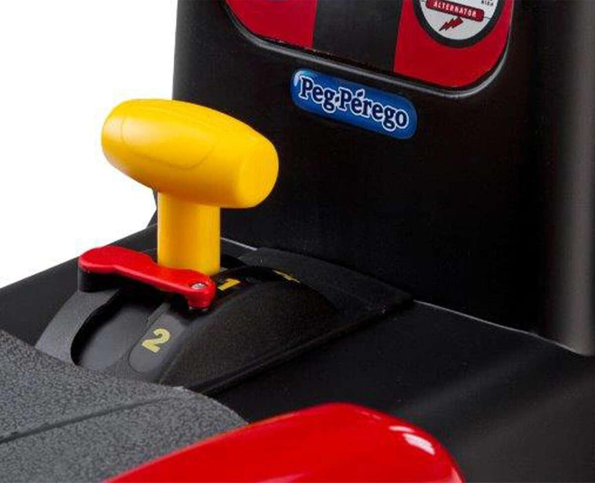 Peg Perego® - Peg Perego Kids Case IH Magnum Tractor & Trailer High-performance 12 Volt - Red