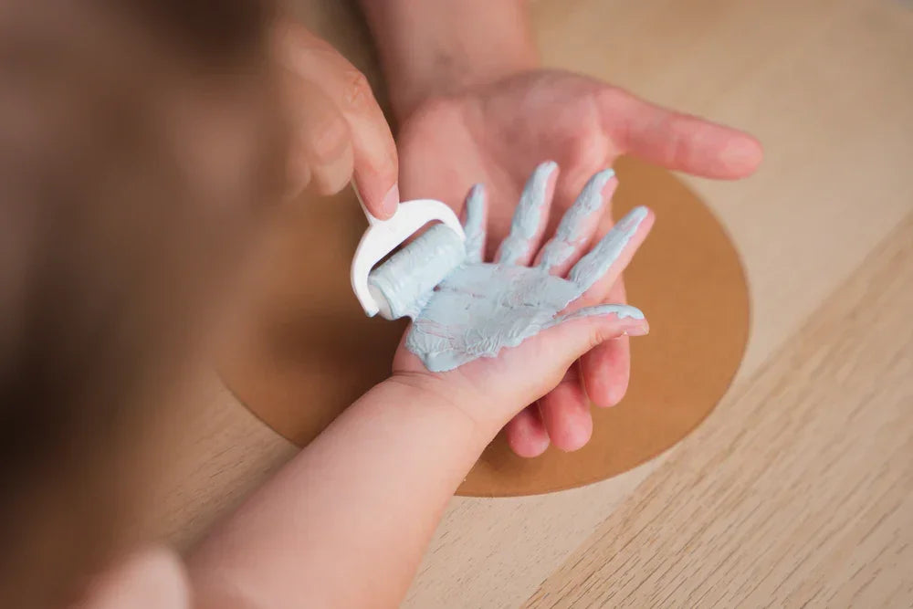 Petit Artichaut® - Petit Artichaut® Family Colors – Interactive Wooden Figurine Painting Kit