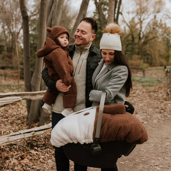 Housse d'hiver pour siège d'auto pour bébé de Petit Coulou - Collections Laine et Classique
