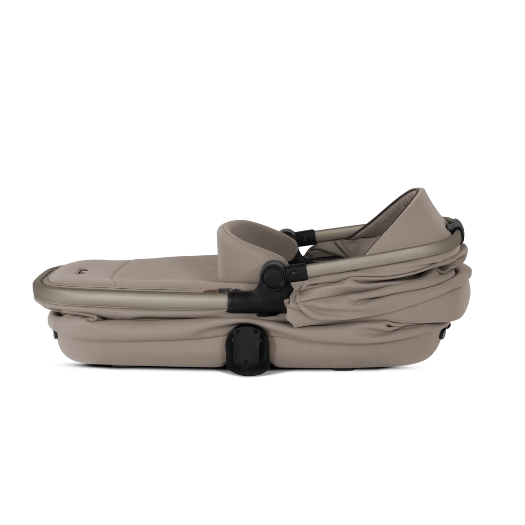 Silver Cross - Silver Cross Reef 2 First Bed Folding Bassinet