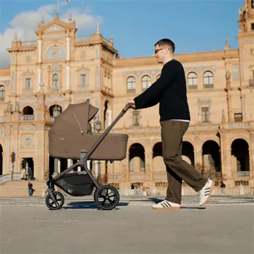 Silver Cross® Breez Stroller + Pod Bundle