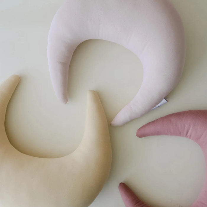 SnuggleMe Organic® - Snuggle Me Organic Feeding Support | Breast Feeding Pillow