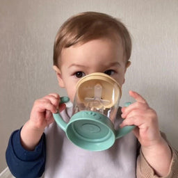 Sophie La Girafe® - Sophie la girafe Spill Proof Sippy Cup - 6oz. (180ml)