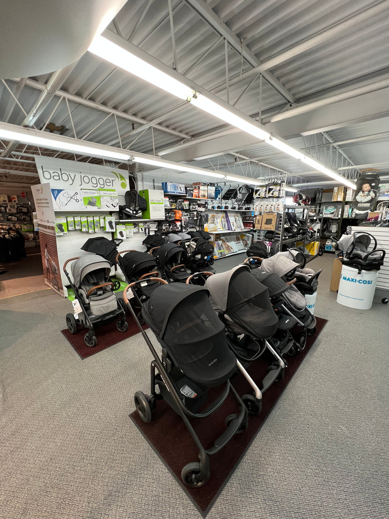 strollers (2).jpg__PID:babe0102-9e99-47b8-bf32-10df38e43355