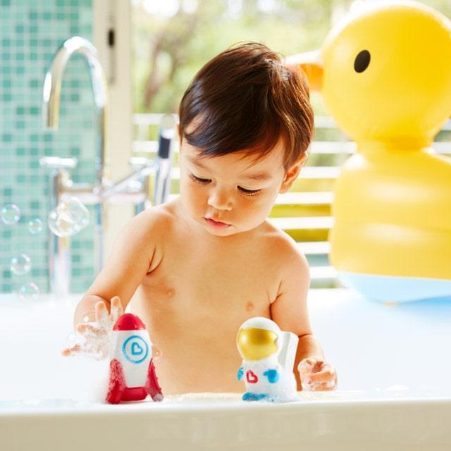 Munchkin® - Munchkin Galaxy Buddies™ Light Up Bath Toys 2 Pack