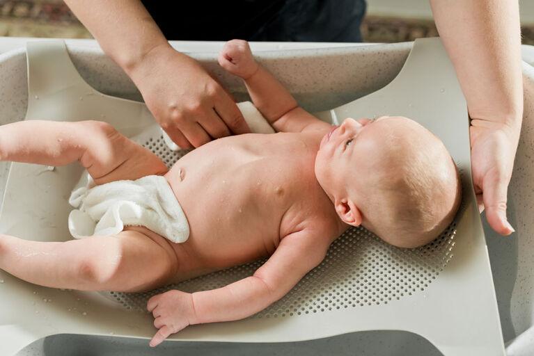 The First Years® - The First Years First Suds Infants to Toddler Tub